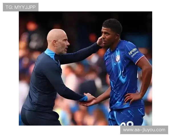 切尔西替补的新锐锋线连续冲击对方禁区，终收回报